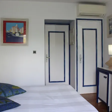 Hotel Athenopolis 3*