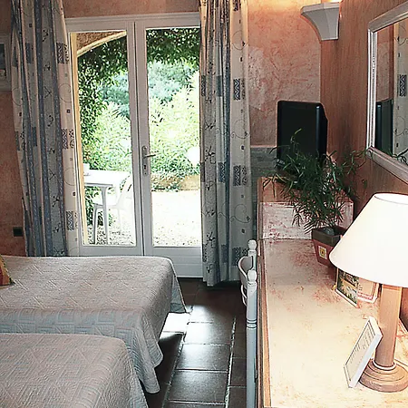 Hotel Athenopolis 3*